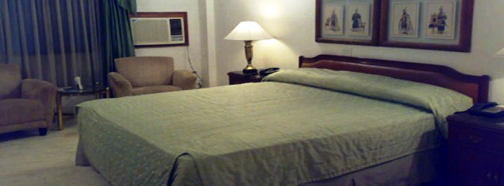 718/The Executive Club - New Delhi 12.jpg